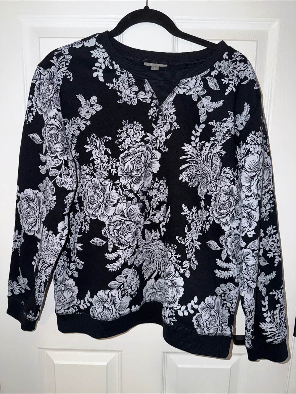 Style & Co. Black Floral Crewneck Sweatshirt with White Print